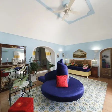 Marocco Suites *
